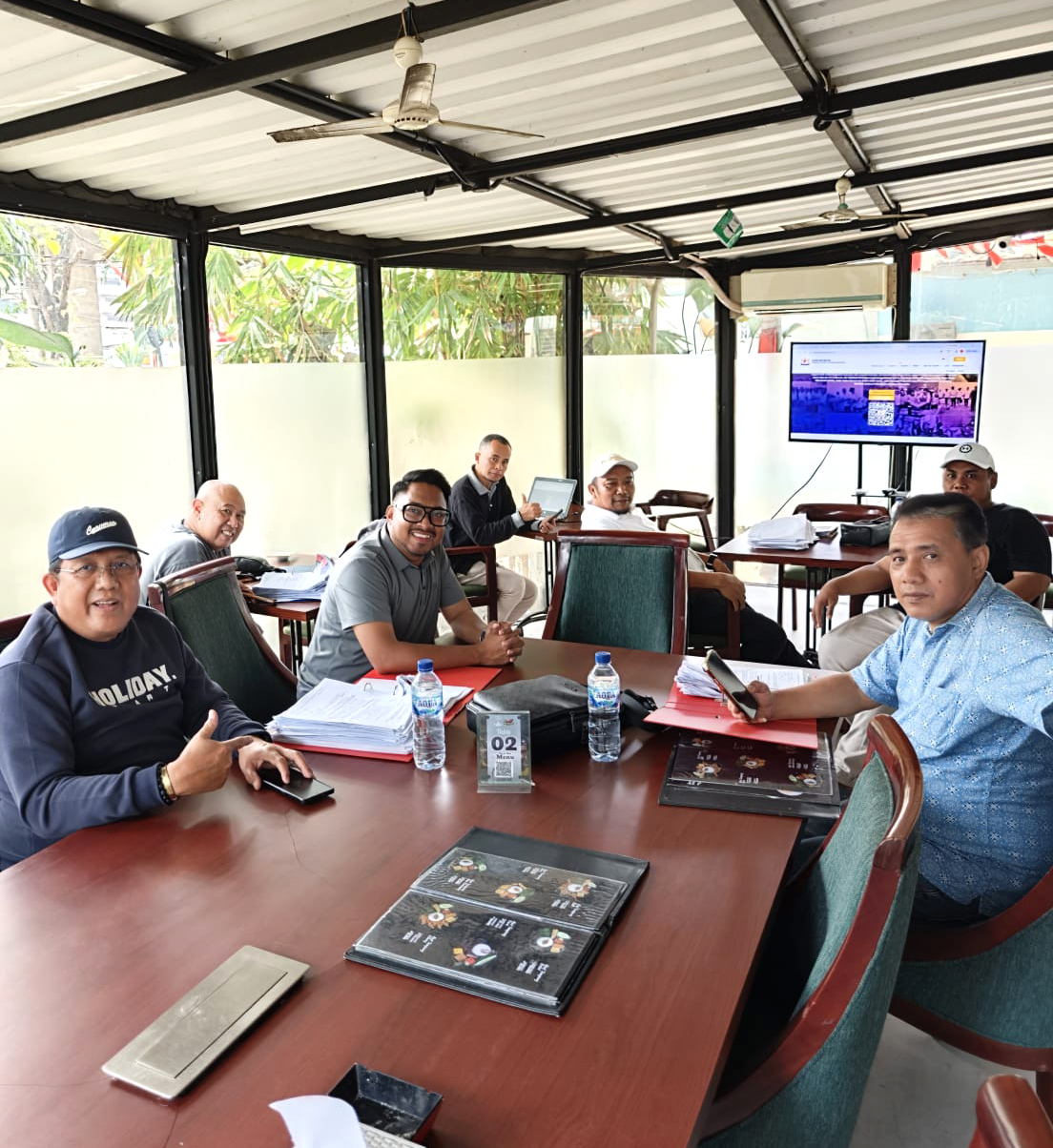Tim SC MUKAB IX KADIN Kab Bogor melakukan Verifikasi Data Anggota MUKAB IX Kadin Kabupaten Bogor, di The Sanjaya Garden, Kedung Badak, Tanah Sareal, Kota Bogor